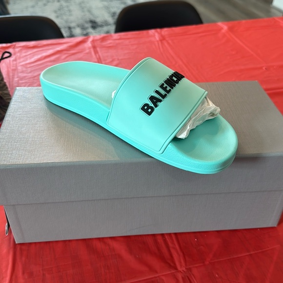 Balenciaga slides - Picture 1 of 5